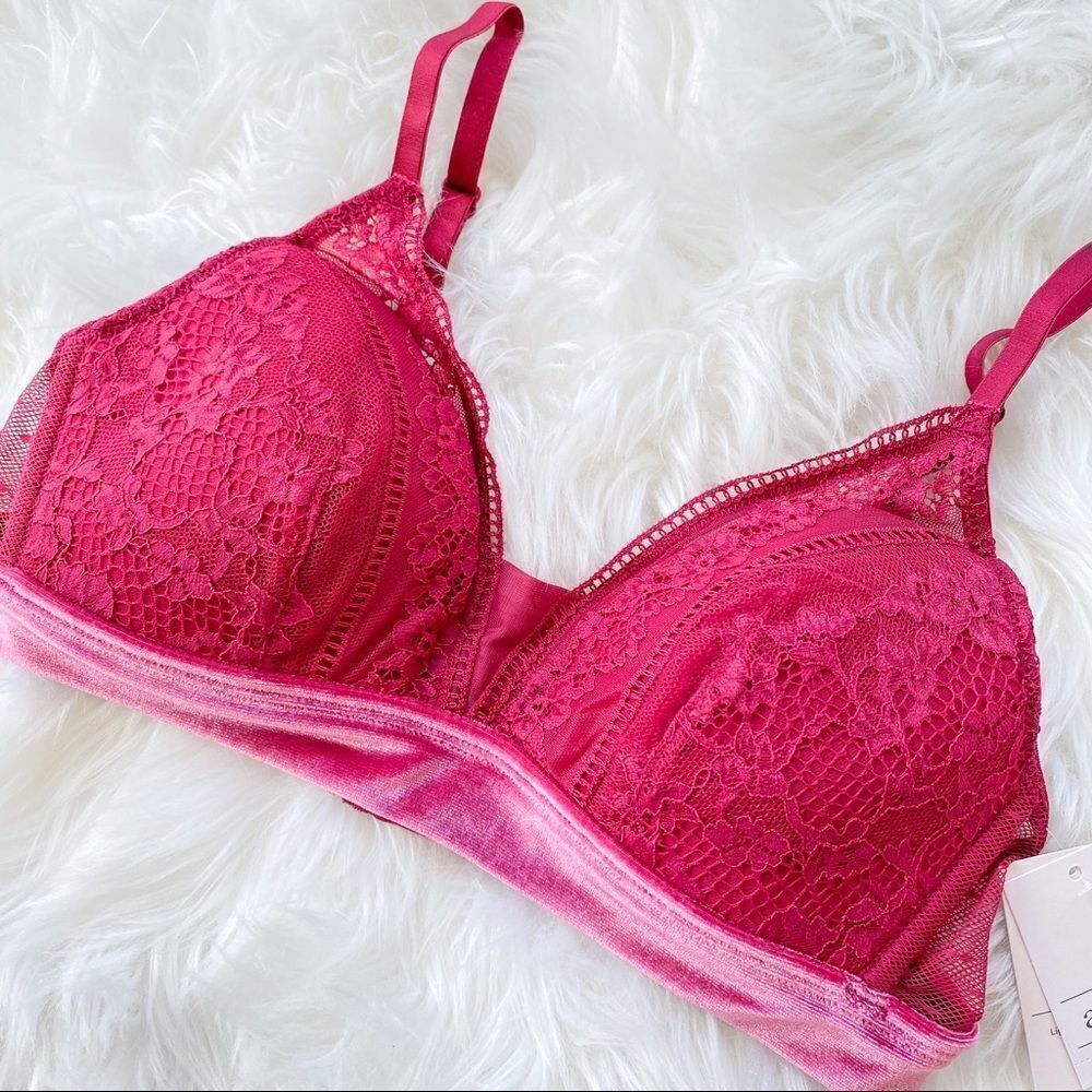 Velvet Pink Lace Bralette 🌺